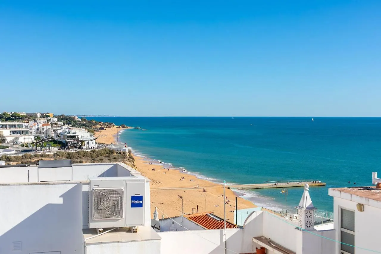 Dom wakacyjny Typical Fisherman'S Cottage With Amazing Sea Views! Albufeira